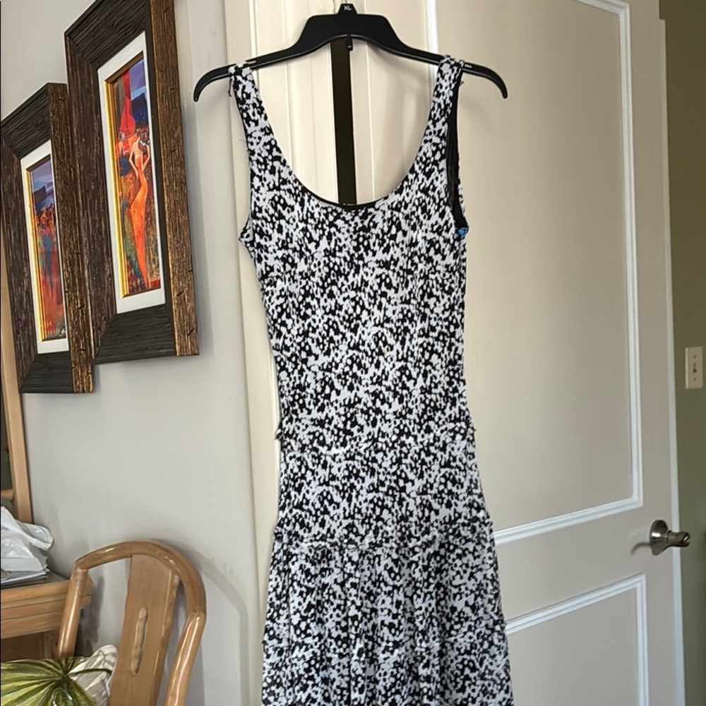 Black and White Sleeveless Fit and Flare Maxi Dress